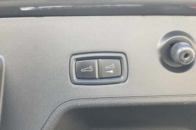 Porsche Panamera (2018) thumbnail 32