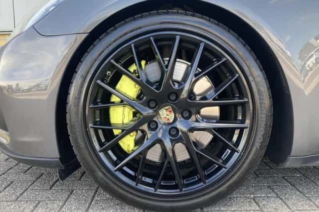 Porsche Panamera (2018) thumbnail 36