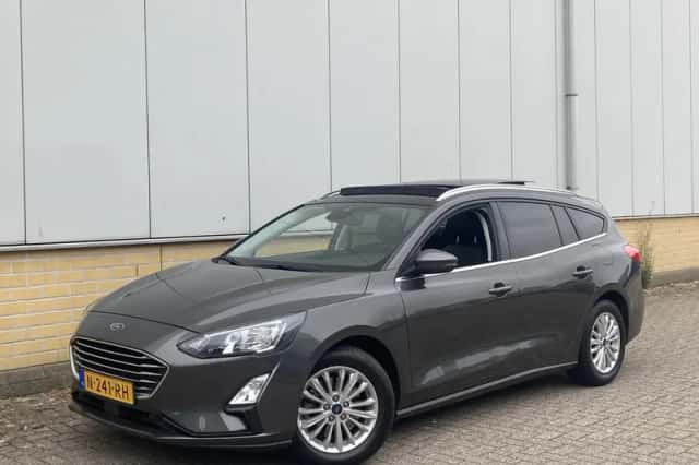 Ford Focus (2021) thumbnail 2