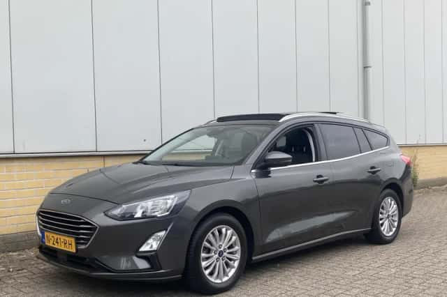Ford Focus (2021) thumbnail 3