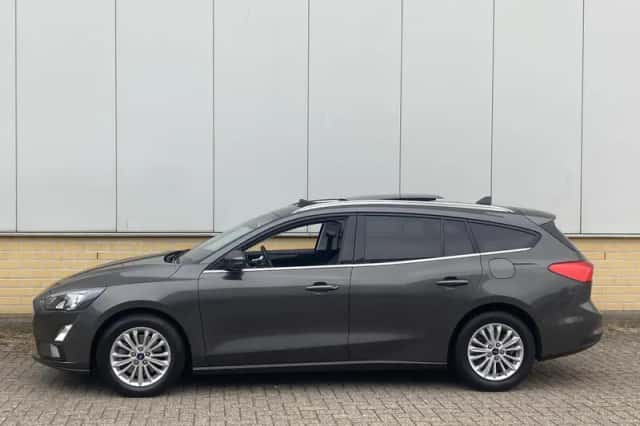 Ford Focus (2021) thumbnail 6