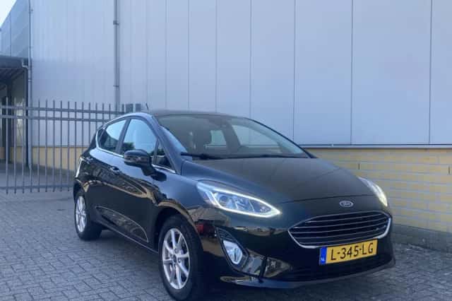 Ford Fiesta (2021) thumbnail 3