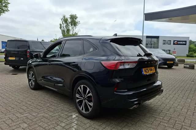 Ford Kuga (2021) thumbnail 5