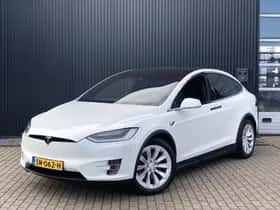Tesla Model X (2018) thumbnail 2
