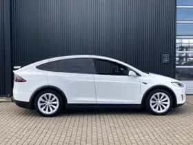 Tesla Model X (2018) thumbnail 11