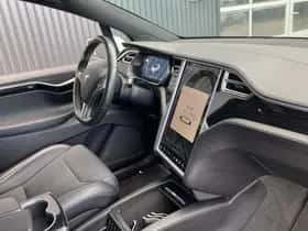 Tesla Model X (2018) thumbnail 12