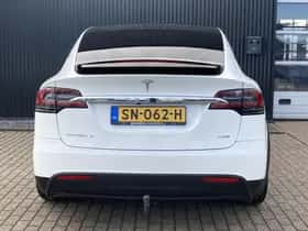 Tesla Model X (2018) thumbnail 16