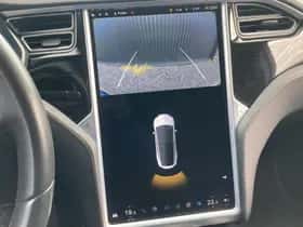 Tesla Model X (2018) thumbnail 18