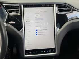Tesla Model X (2018) thumbnail 19