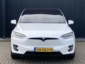 Tesla Model X (2018) thumbnail 3