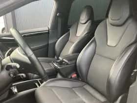 Tesla Model X (2018) thumbnail 7