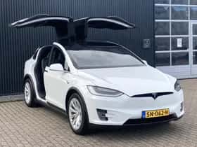 Tesla Model X (2018) thumbnail 10