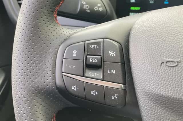 Ford Kuga (2025) thumbnail 16