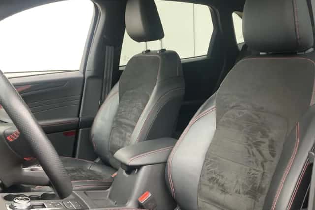 Ford Kuga (2023) thumbnail 11