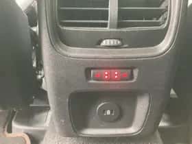 Ford Kuga (2023) thumbnail 13