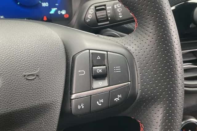 Ford Kuga (2023) thumbnail 17