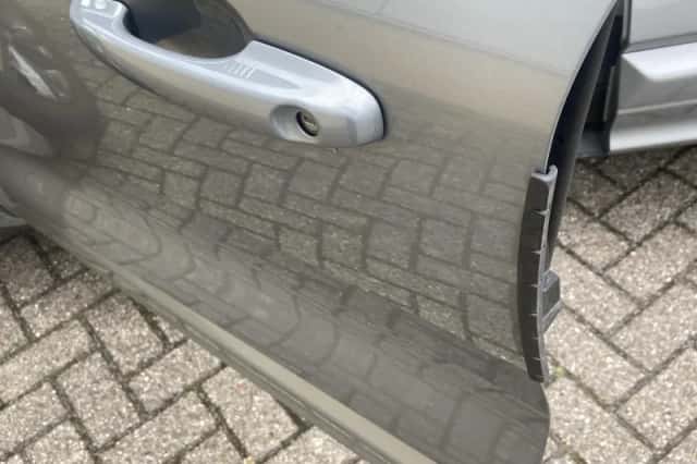 Ford Kuga (2023) thumbnail 3