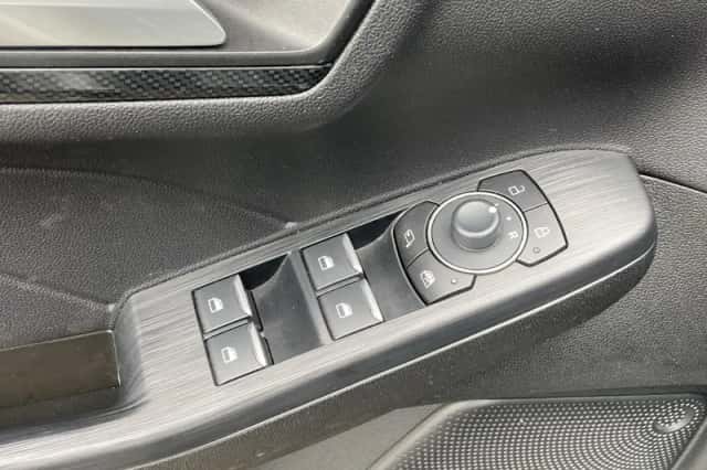 Ford Kuga (2023) thumbnail 26