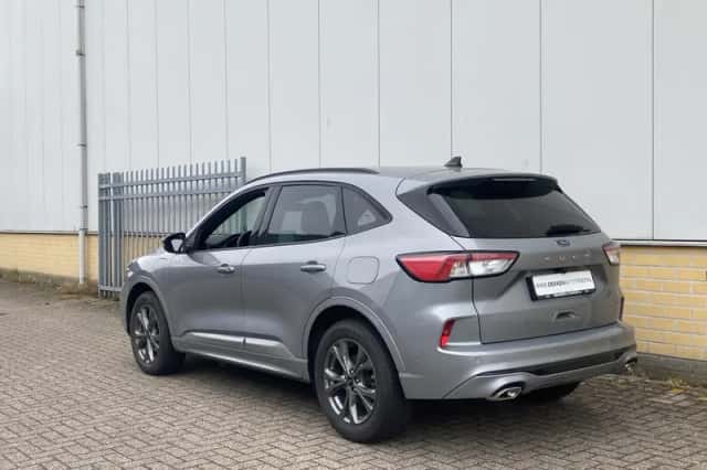 Ford Kuga (2023) thumbnail 7