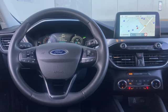 Ford Kuga (2022) thumbnail 15