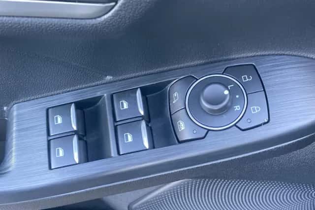 Ford Kuga (2022) thumbnail 23