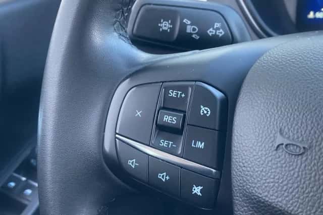 Ford Kuga (2022) thumbnail 24