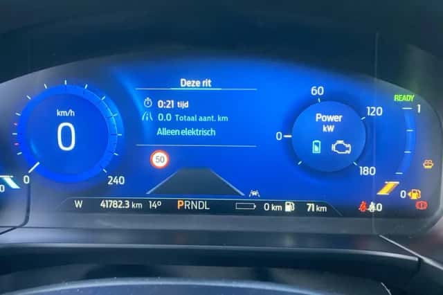 Ford Kuga (2022) thumbnail 29