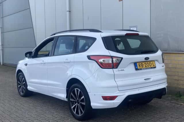 Ford Kuga (2017) thumbnail 6
