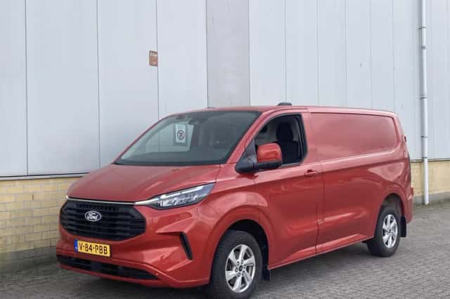 Ford Transit Custom (2023) thumbnail 2