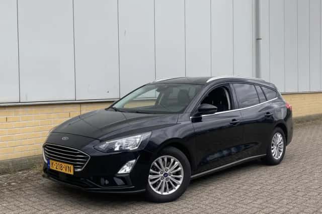Ford Focus (2021) thumbnail 2