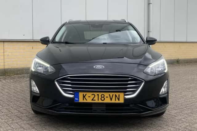 Ford Focus (2021) thumbnail 3