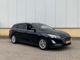 Ford Focus (2021) thumbnail 4