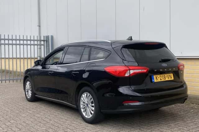 Ford Focus (2021) thumbnail 5