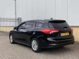 Ford Focus (2021) thumbnail 5