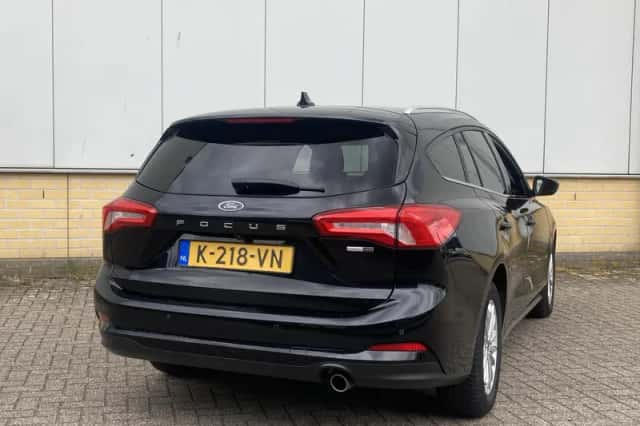 Ford Focus (2021) thumbnail 6
