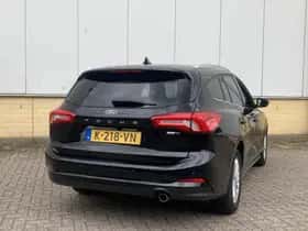 Ford Focus (2021) thumbnail 6
