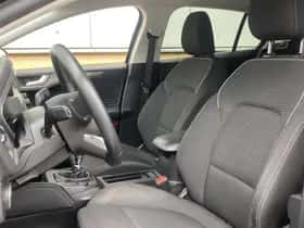Ford Focus (2021) thumbnail 9