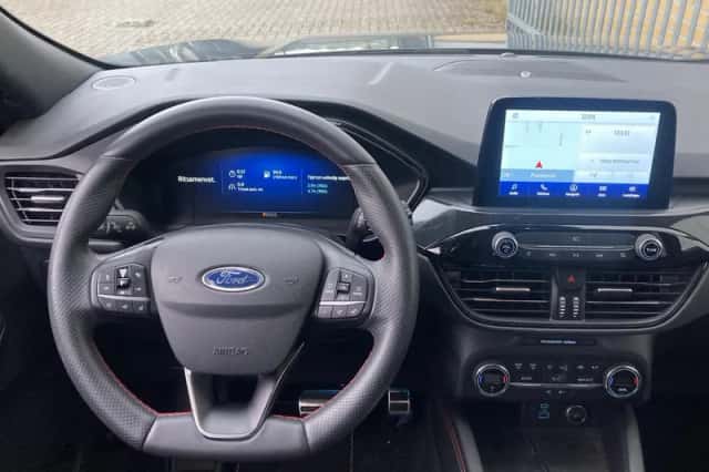 Ford Kuga (2021) thumbnail 16