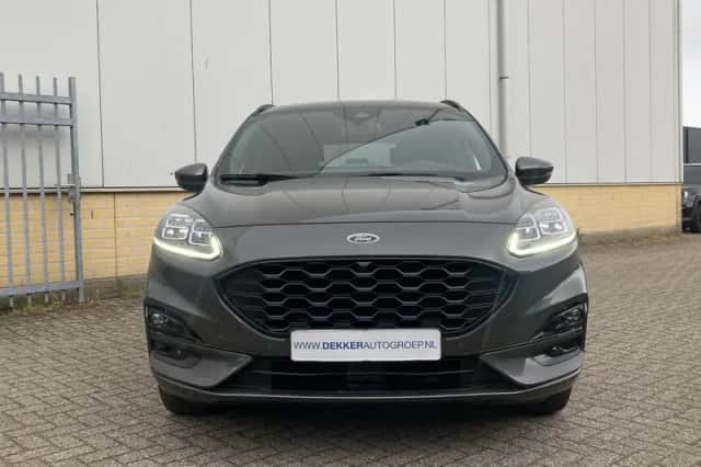 Ford Kuga (2021) thumbnail 3