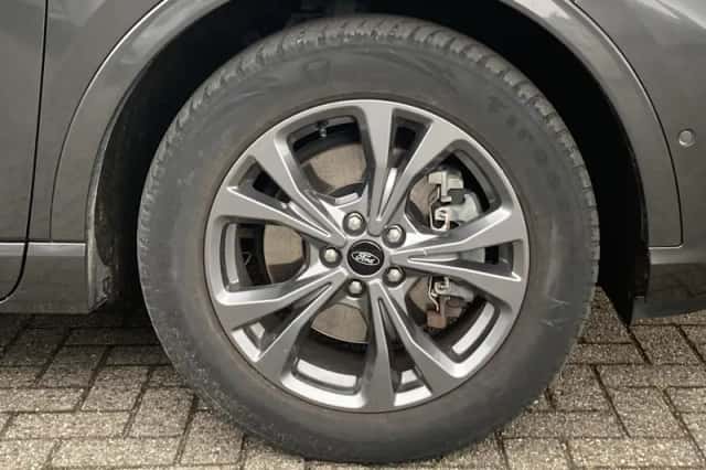 Ford Kuga (2021) thumbnail 6