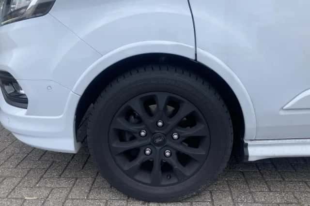 Ford Transit Custom (2023) thumbnail 4