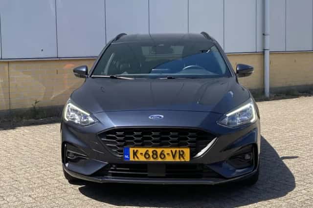 Ford Focus (2021) thumbnail 4