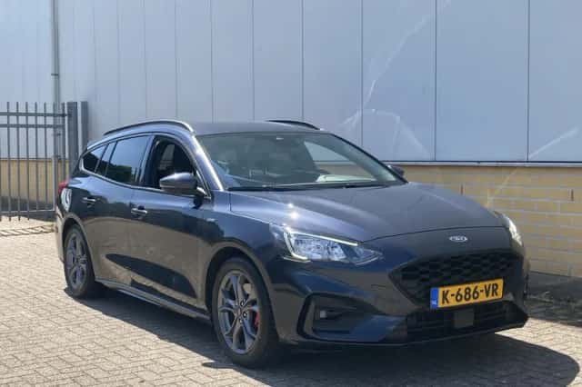 Ford Focus (2021) thumbnail 5