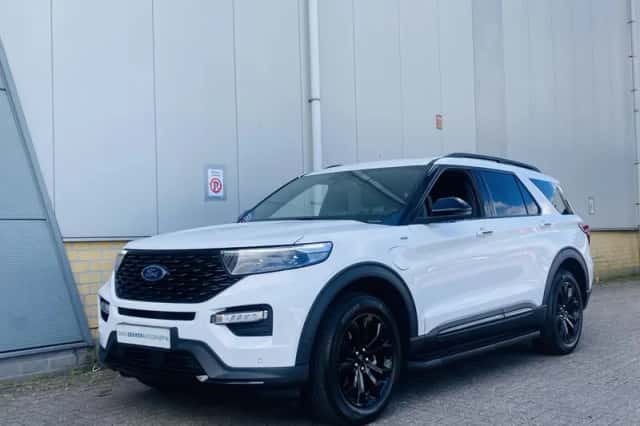 Ford Explorer (2024) thumbnail 2