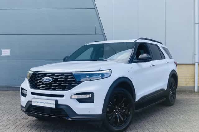 Ford Explorer (2024) thumbnail 3