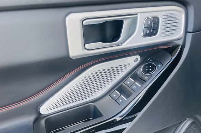 Ford Explorer (2024) thumbnail 25