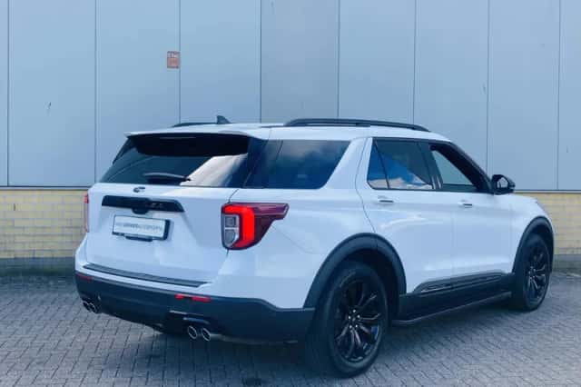 Ford Explorer (2024) thumbnail 5