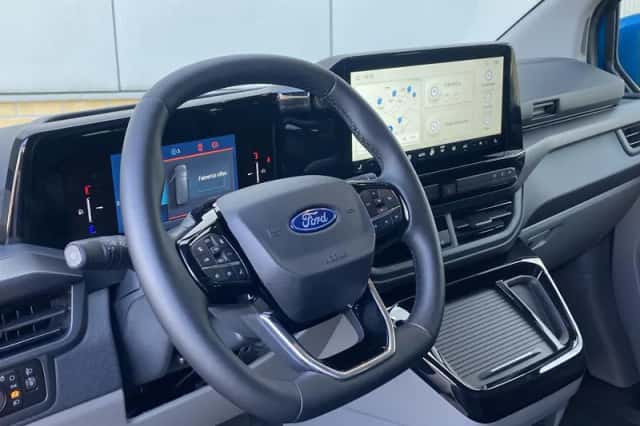 Ford Tourneo Custom (2025) thumbnail 18