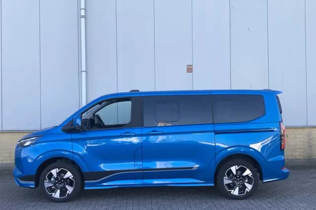 Ford Tourneo Custom (2025) thumbnail 4