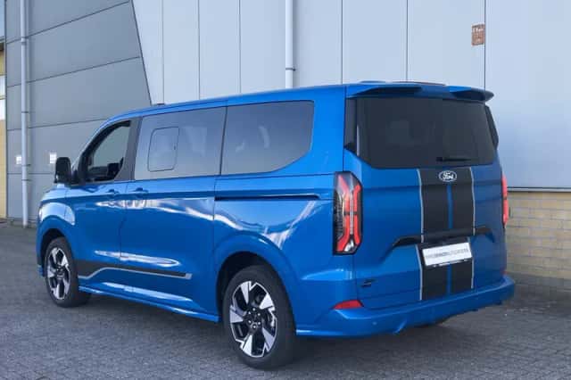 Ford Tourneo Custom (2025) thumbnail 5